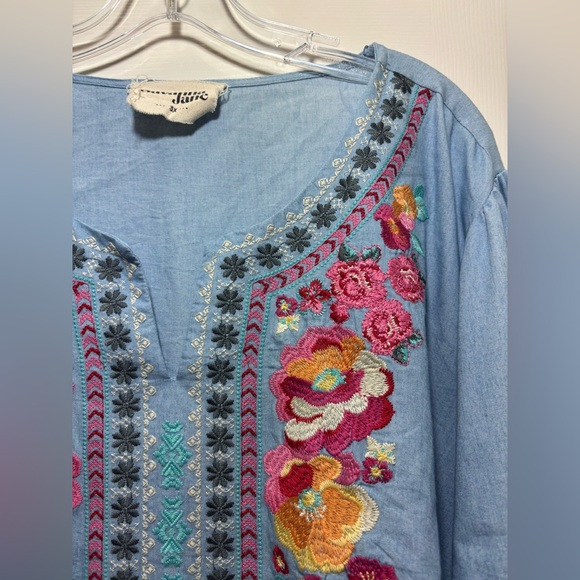 Savanna Jane Women's Chambray Floral Embroidered Bell Sleeve Blouse 3X - Picture 7 of 7